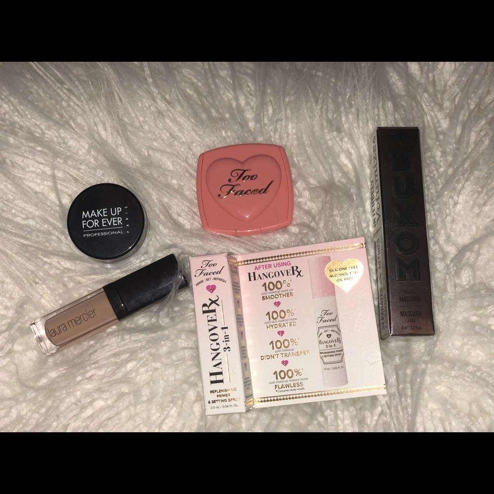 NEW BUNDLE TOO FACED, BUXON